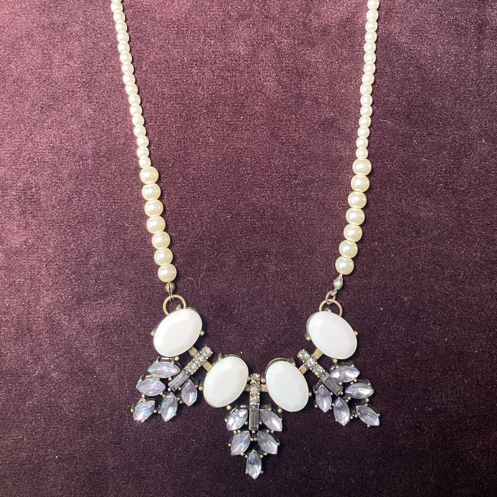 STATEMENT NECKLACE